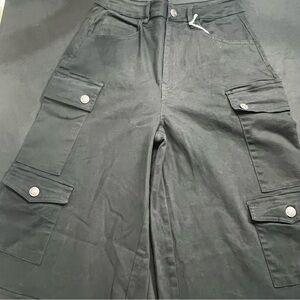 Madden Girl Black Wide Leg/Skater/Flare Cargo Pants Size 28 Waist Stretch